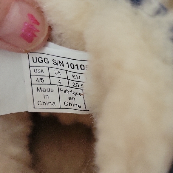 UGG Infant Navy & Red Jesse Bow Bandana  Booties - Picture 9 of 16